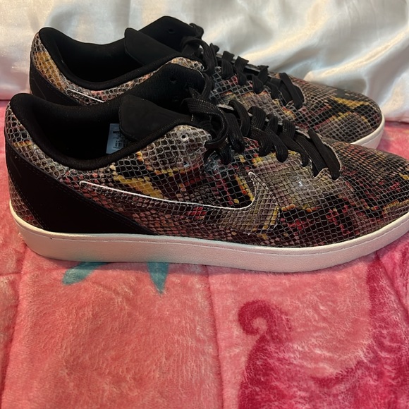 Very Rare Kobe Bryant 8 Lifestyle LE Snake Pattern. Size10. Only Serious offers - Picture 9 of 9